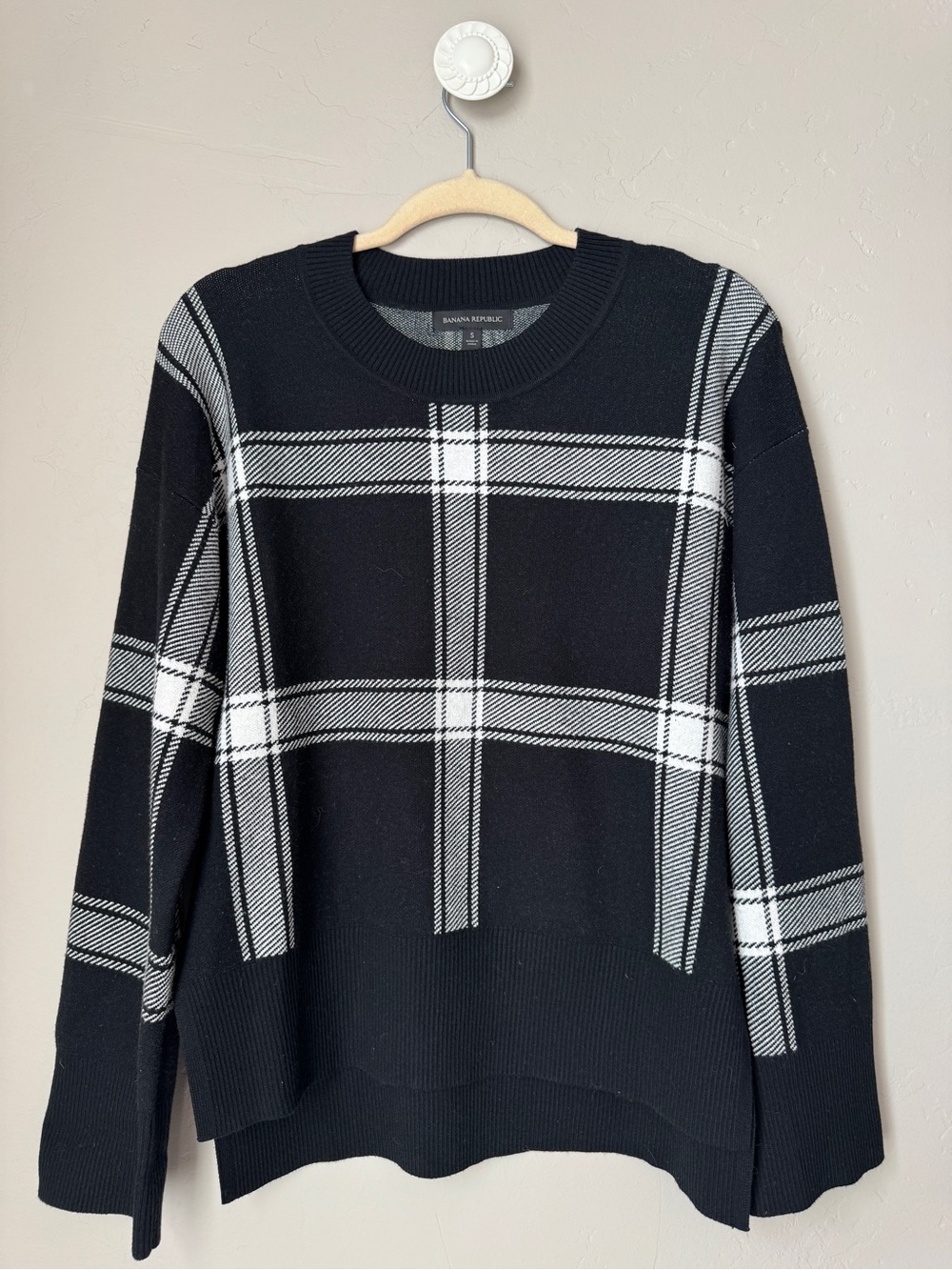Banana Republic Plaid Statement Windowpane Knit Sweater Black White S